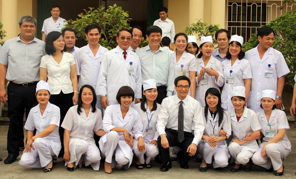 Phó Thủ tướng Chính phủ Vũ Đức Đam thăm, làm việc với một số đơn vị y tế trên địa bàn tỉnh Vĩnh Phúc