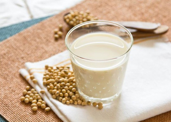 Tác dụng của sữa đậu nành đối với nhan sắc phái đẹp