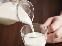 Uống sữa đúng cách giúp ngăn ngừa ung thư