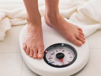 Tần suất kiểm tra cân nặng trong quá trình giảm cân