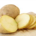 Top 3 cách trị thâm bằng khoai tây đơn giản, hiệu quả
