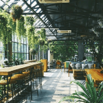 Cách thiết kế quán cafe đẹp với không gian mở hoàn hảo