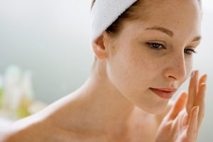 Top 5 cách chăm sóc da mặt bị nám hiệu quả.