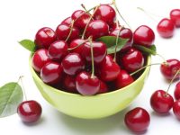 Bowl with ripe cherries.
