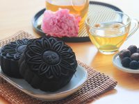 Bánh trung thu tỏi đen