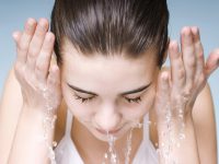 Bật mí cho các chị em những quy trình rửa mặt đúng cách