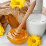 Bật mí 3 cách làm đẹp da với mật ong và sữa tươi siêu hiệu quả